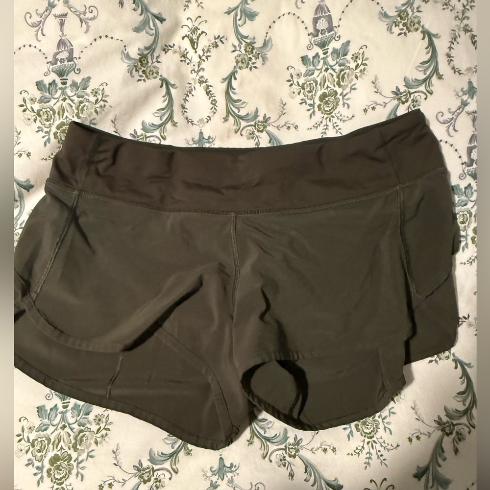 lululemon Speed Short Dark Olive Green - Size 6